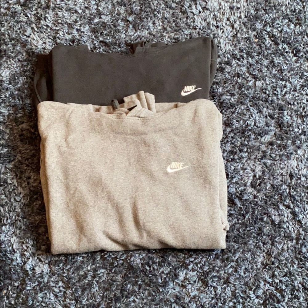 Lots of 2 XXL Nike pullover hoodie